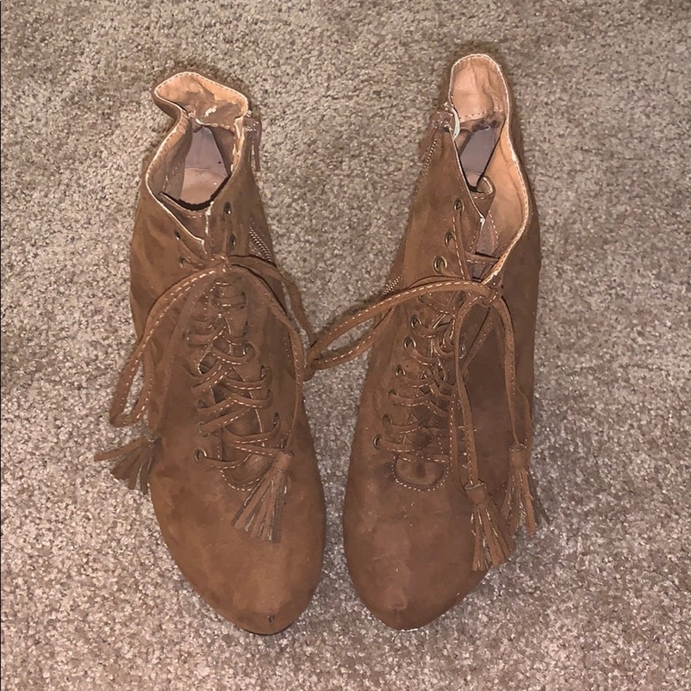 Platform Brown Heels With Fringe Laces